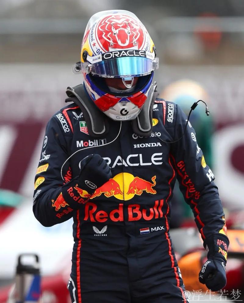 维斯塔潘火力全开 稳居领先位置 维斯塔潘火力全开 稳居领先位置